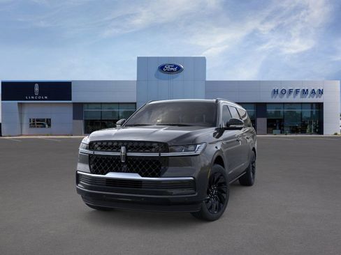 New 2026 Lincoln Navigator L Reserve w/ Jet Appearance Package AWD/4WD image 2
