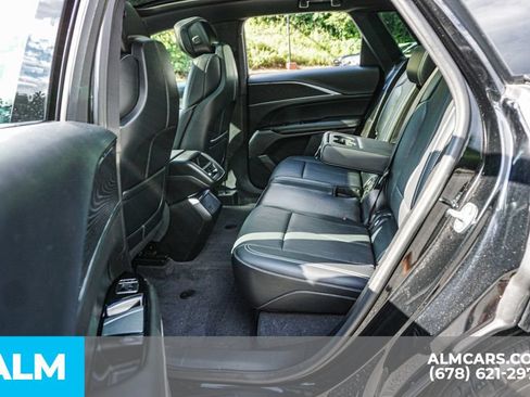 Used 2024 Cadillac Lyriq Luxury AWD/4WD image 21