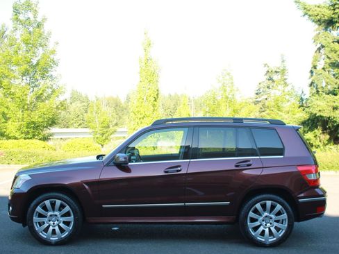Used 2011 Mercedes-Benz GLK 350 4MATIC image 4