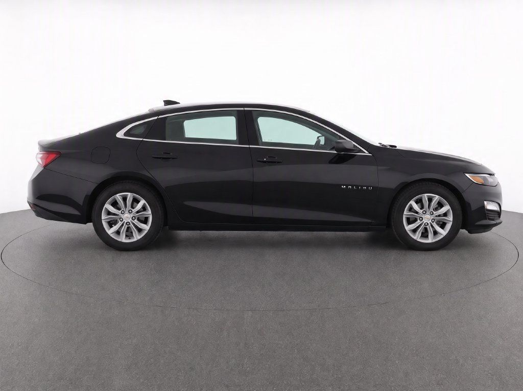 Used 2024 Chevrolet Malibu LT FWD image 9