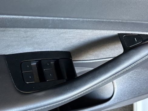 Used 2020 Tesla Model 3 Standard Range RWD image 13