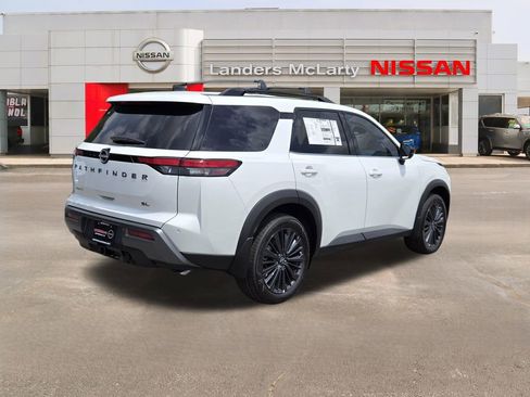 New 2026 Nissan Pathfinder SL w/ SL Premium Package FWD image 3