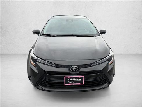 Used 2024 Toyota Corolla LE image 2