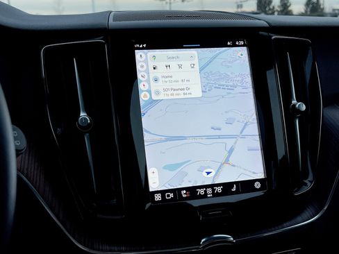 Used 2023 Volvo XC60 B5 Plus w/ Climate Package image 20