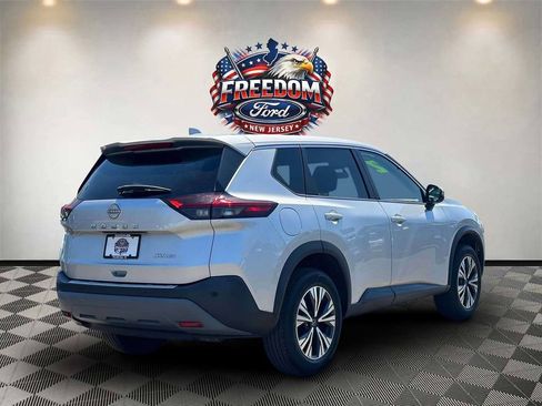 Used 2022 Nissan Rogue SV AWD/4WD image 4