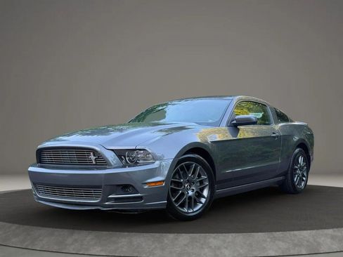 Used 2013 Ford Mustang Premium RWD image 1