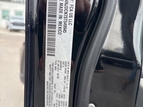 Used 2025 Jeep Compass Limited image 35