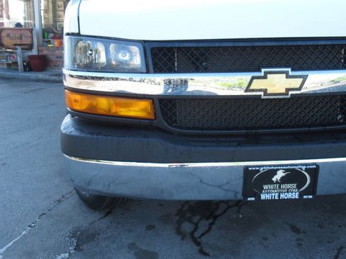 Used 2024 Chevrolet Express 2500 w/ Driver Convenience Package RWD image 3