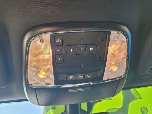 Used 2021 Jeep Grand Cherokee Limited image 23