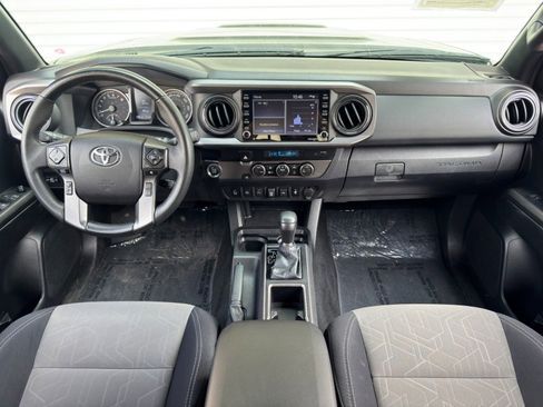 Used 2021 Toyota Tacoma TRD Sport w/ Technology Package RWD image 11