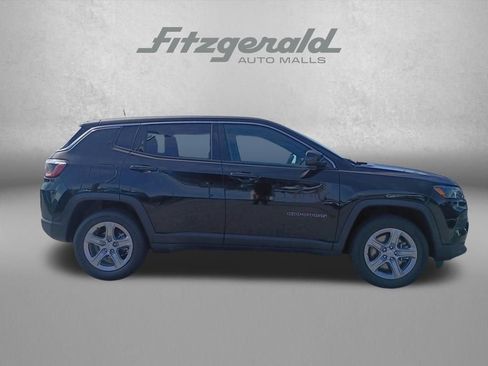 Used 2023 Jeep Compass Sport image 3