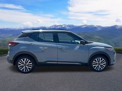 Used 2023 Nissan Kicks SR FWD image 7