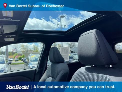 Used 2025 Subaru Forester Premium AWD/4WD image 23