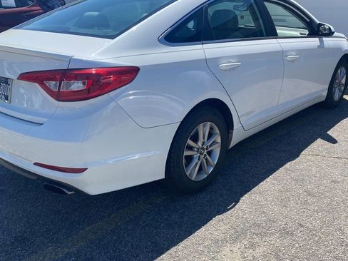 Used 2015 Hyundai Sonata SE image 3