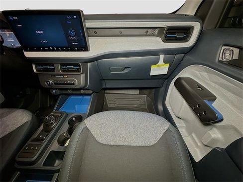 New 2025 Ford Maverick XLT w/ XLT Luxury Package image 25