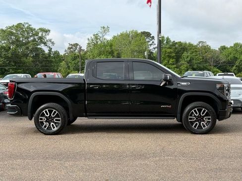 Used 2025 GMC Sierra 1500 AT4 image 7