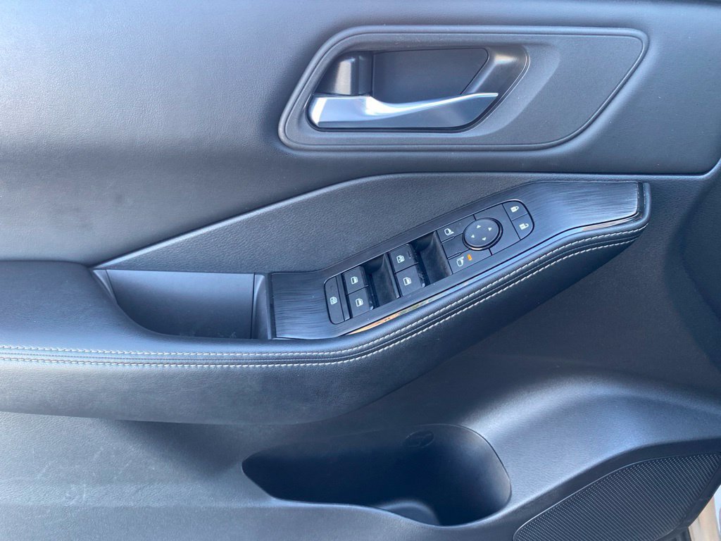 Certified 2025 Nissan Rogue SV AWD/4WD image 25
