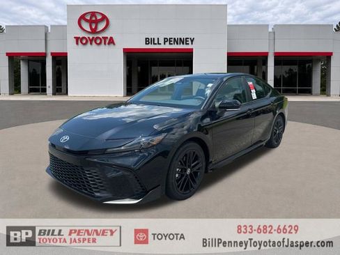 New 2026 Toyota Camry SE FWD image 1