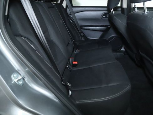 Used 2024 Nissan Rogue S image 33