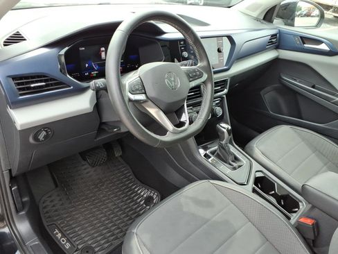 Used 2023 Volkswagen Taos SE w/ Panoramic Sunroof Package FWD image 14