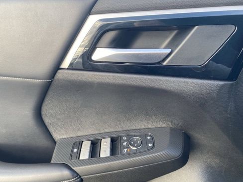 Used 2023 Mitsubishi Outlander SE image 23