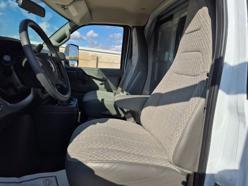 New 2025 Chevrolet Express 3500 w/ Power Convenience Package image 16