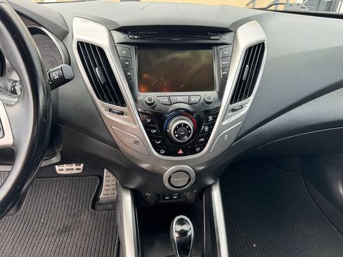 Used 2016 Hyundai Veloster w/ Option Group 02 FWD image 15
