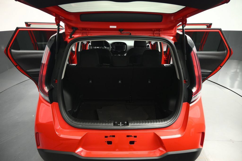 Used 2025 Kia Soul LX w/ LX Technology Package FWD image 63