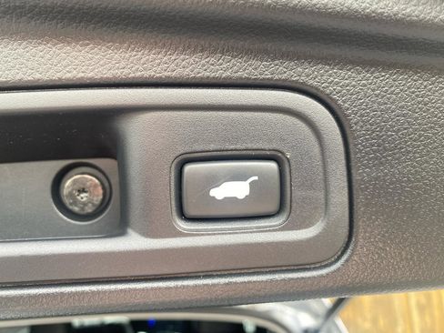 Used 2019 Honda Pilot Elite image 12