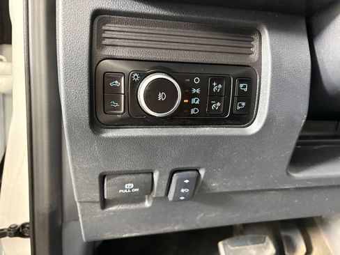 Certified 2026 Ford F450 Platinum w/ FX4 Off-Road Package AWD/4WD image 14