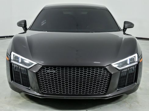 Used 2017 Audi R8 V10 plus image 5