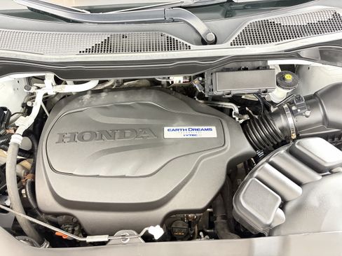 Used 2020 Honda Pilot Touring image 12