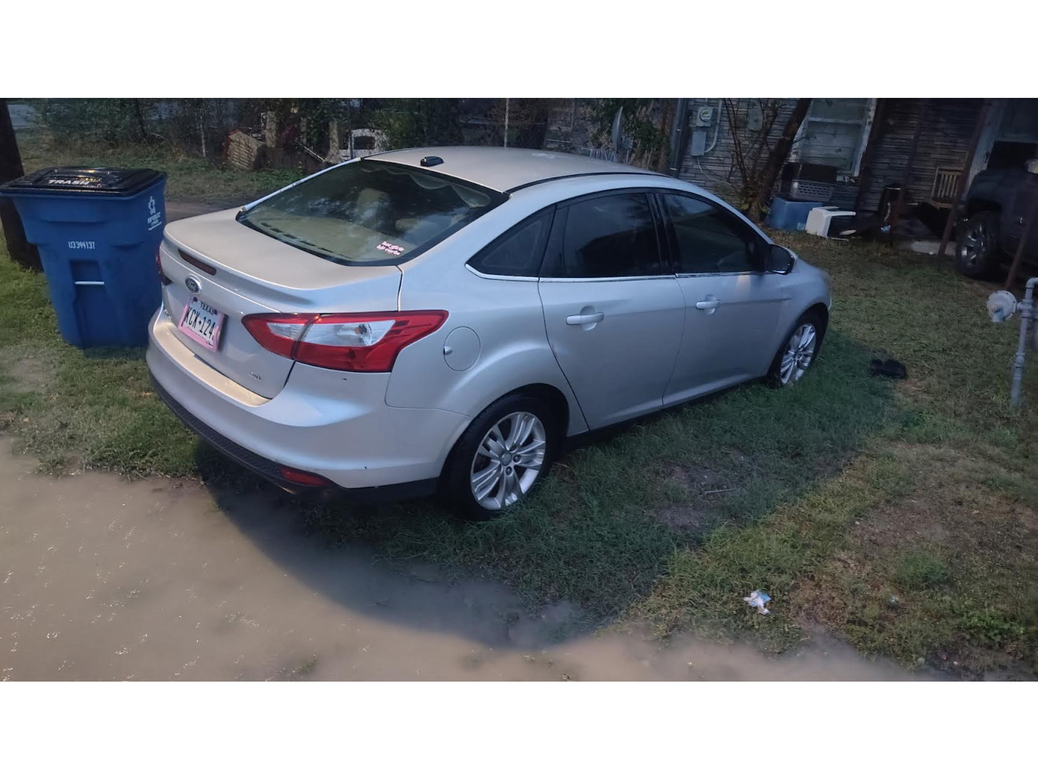 Used 2012 Ford Focus SEL FWD image 4