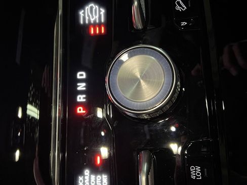 New 2025 Jeep Grand Cherokee Summit image 44