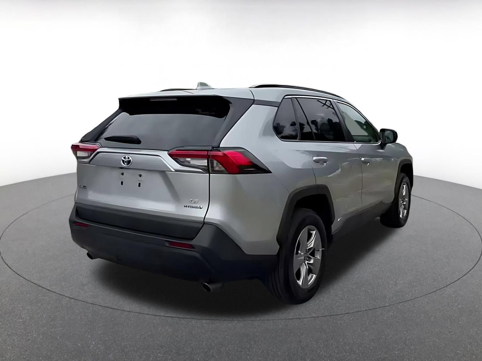 Used 2024 Toyota RAV4 LE AWD/4WD image 13