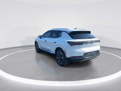 Certified 2025 Chevrolet Equinox EV LT w/ Convenience Package image 7