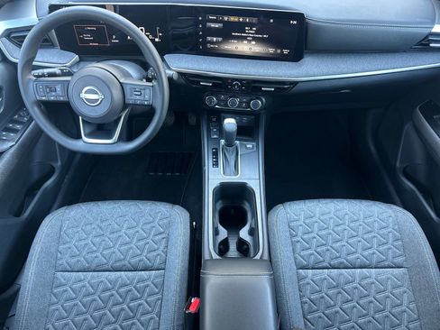 Used 2025 Nissan Kicks SV AWD/4WD image 13