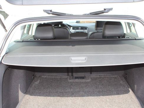 Used 2016 Volkswagen Golf SE FWD image 37