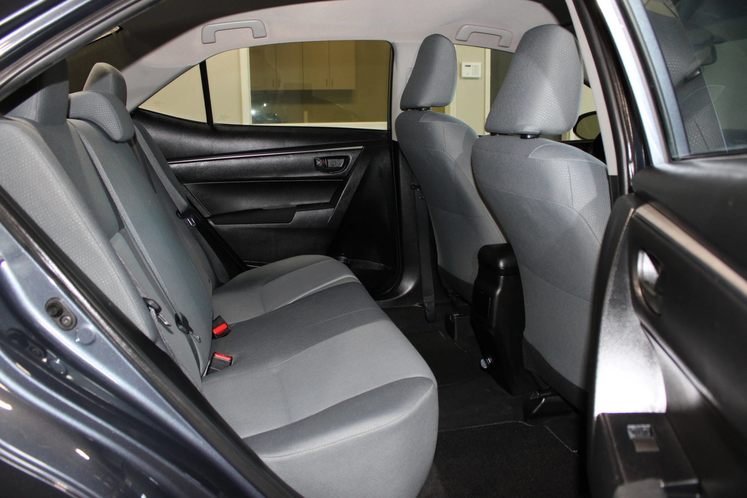 Used 2016 Toyota Corolla L FWD image 26