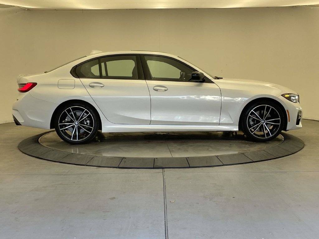 Used 2022 BMW 330i xDrive Sedan w/ M Sport Package AWD/4WD image 6