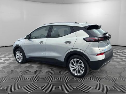 Used 2023 Chevrolet Bolt EUV LT image 3