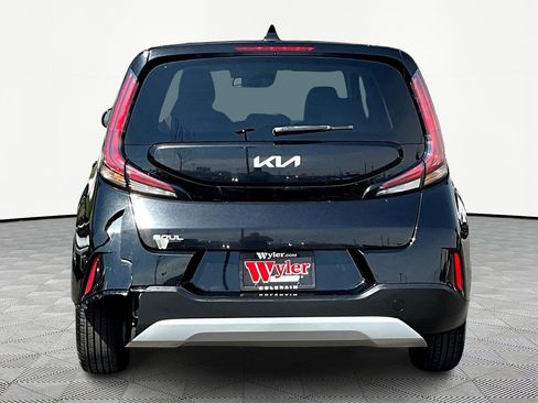 Used 2023 Kia Soul LX w/ LX Technology Package image 5