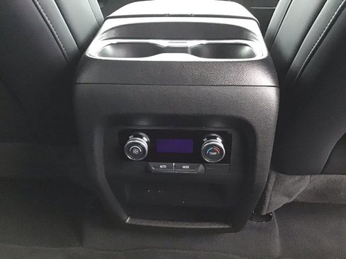 Used 2025 Buick Enclave Sport Touring image 20