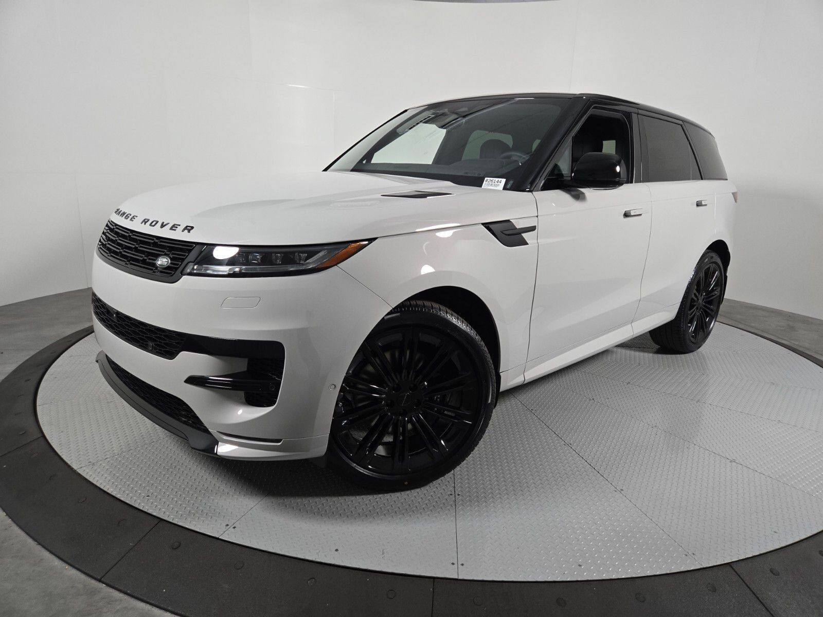 New 2026 Land Rover Range Rover Sport Dynamic SE AWD/4WD image 1