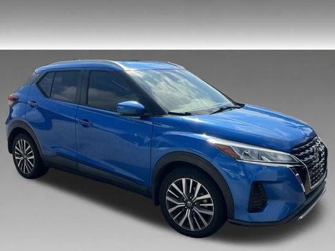 Used 2021 Nissan Kicks SV FWD image 2