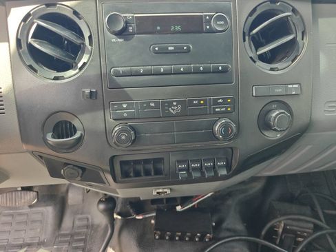 Used 2016 Ford F550 4x4 Regular Cab Super Duty image 27