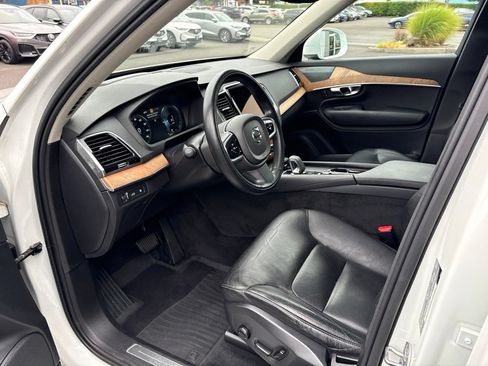 Used 2022 Volvo XC90 T8 Inscription Expression w/ Advanced Package AWD/4WD image 13