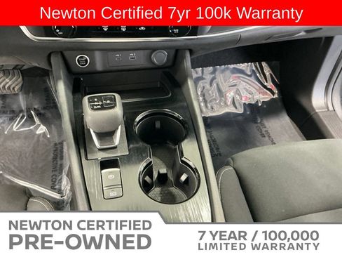 Used 2023 Nissan Rogue S FWD image 12