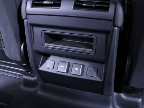 Used 2024 Land Rover Defender 110 S image 15