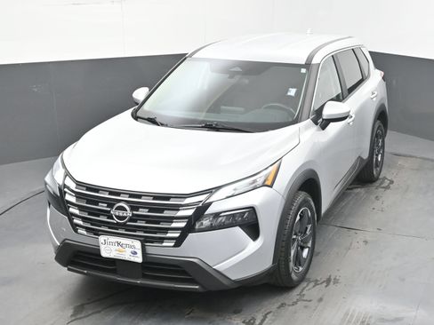 Used 2025 Nissan Rogue SV AWD/4WD image 33